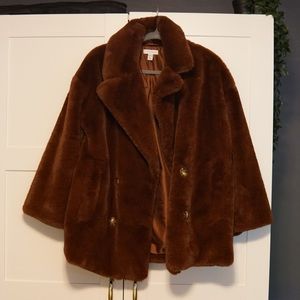 Topshop Fauc-Fur Coat with Tortois-Shell Buttons. Size 4-6.